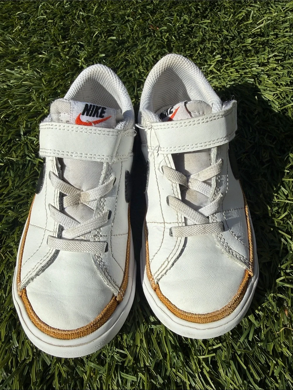 Nike court legacy